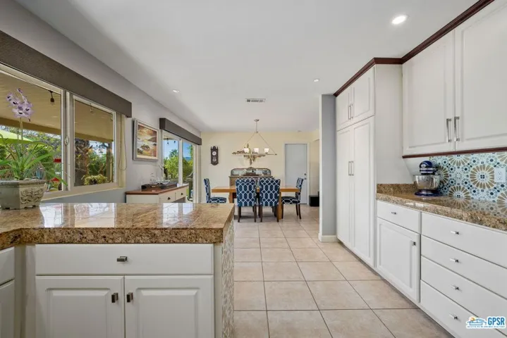 940 N Calle Loro, Palm Springs, California 92262