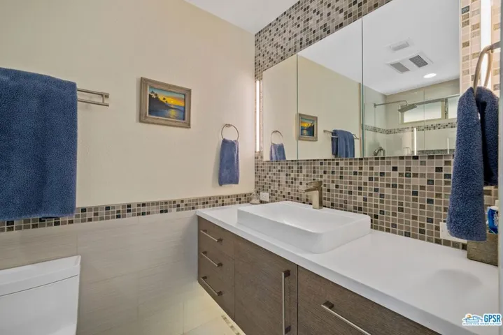 940 N Calle Loro, Palm Springs, California 92262