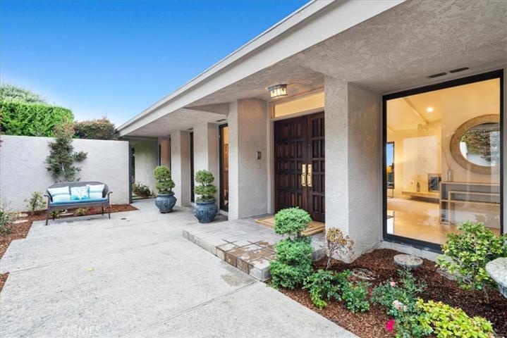 2055 Via Visalia, Palos Verdes Estates, California 90274