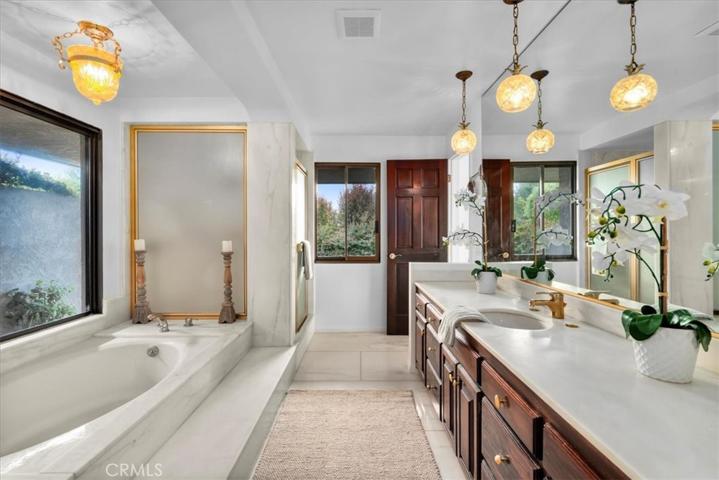2055 Via Visalia, Palos Verdes Estates, California 90274