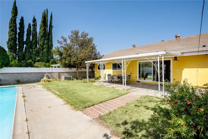 19558 Gault Street, Reseda, California 91335