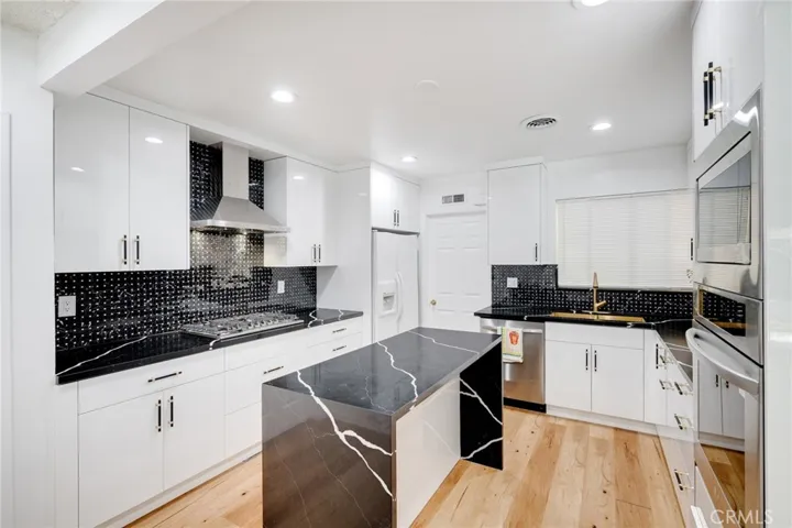 19558 Gault Street, Reseda, California 91335