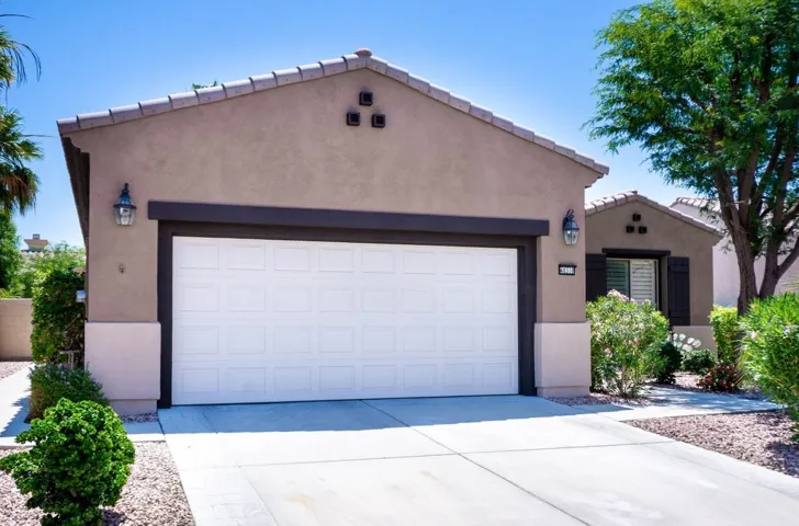 Front/ Garage