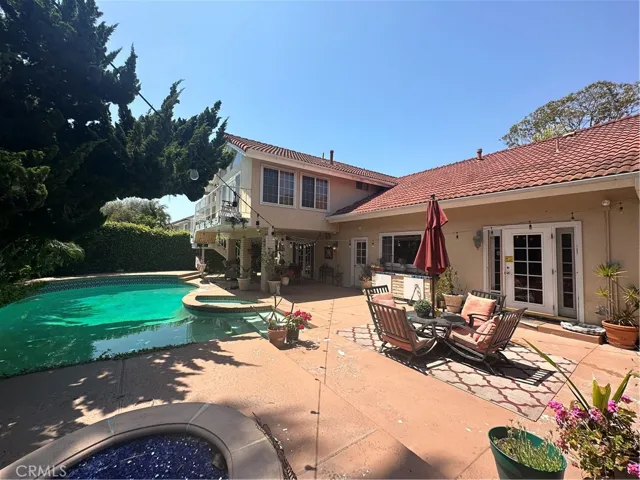Beautiful Backyard - Great for entertaining!
