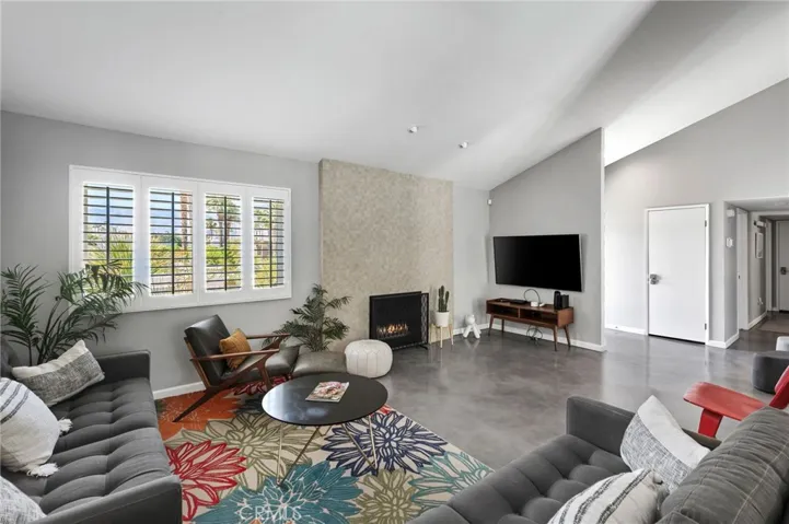 1120 E Louise Drive, Palm Springs, California 92262