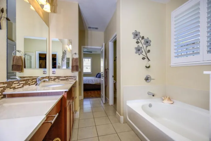 9881 Rancho Hills Drive, Gilroy, California 95020