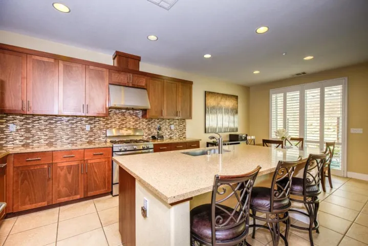 9881 Rancho Hills Drive, Gilroy, California 95020