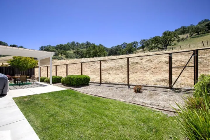 9881 Rancho Hills Drive, Gilroy, California 95020