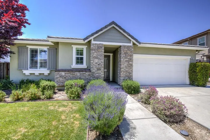 9881 Rancho Hills Drive, Gilroy, California 95020