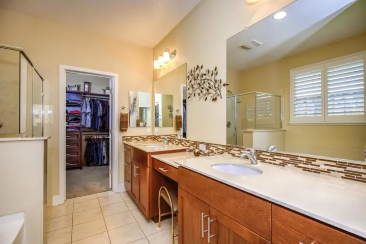 9881 Rancho Hills Drive, Gilroy, California 95020