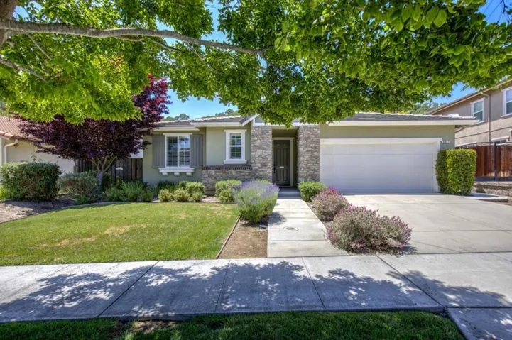 9881 Rancho Hills Drive, Gilroy, California 95020