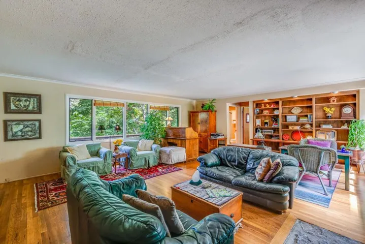 23640 Glenwood Drive, Los Gatos, California 95033