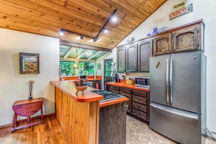 23640 Glenwood Drive, Los Gatos, California 95033