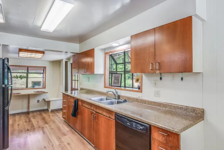 23640 Glenwood Drive, Los Gatos, California 95033