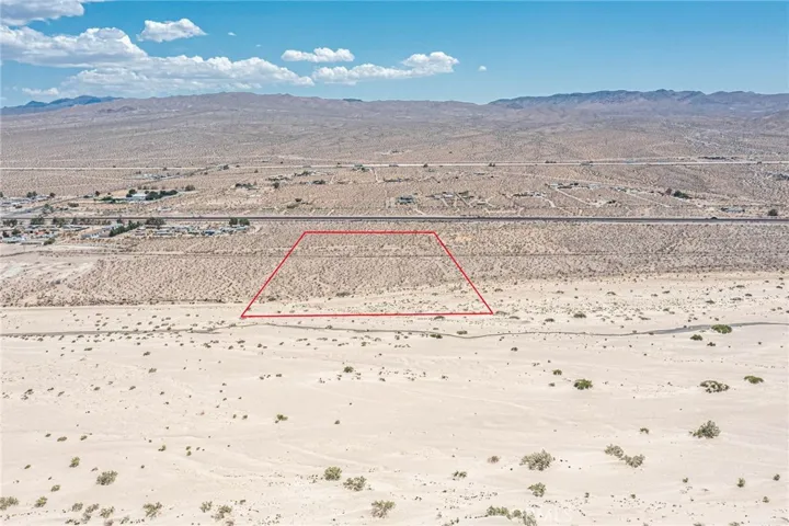 Red property boundary markers are not to be relied on as exact property lines. Buyer to confirm independently.