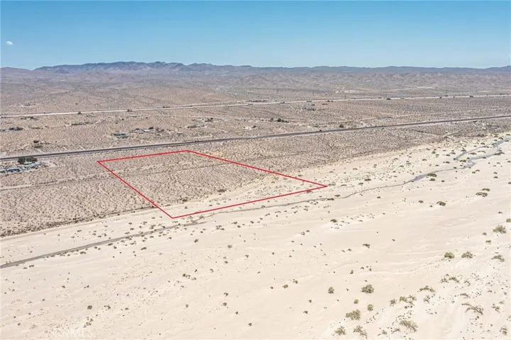 Red property boundary markers are not to be relied on as exact property lines. Buyer to confirm independently.