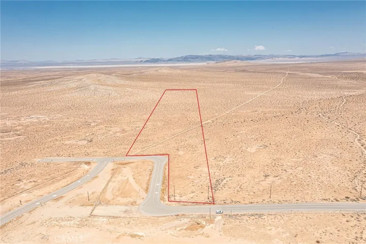 Red property boundary markers are not to be relied on as exact property lines. Buyer to confirm independently.