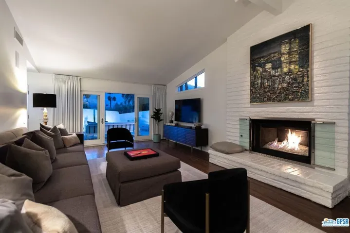 2222 S Araby Drive, Palm Springs, California 92264
