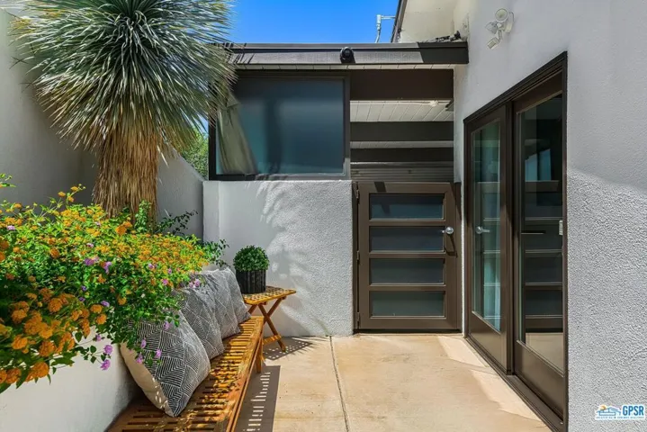 2222 S Araby Drive, Palm Springs, California 92264
