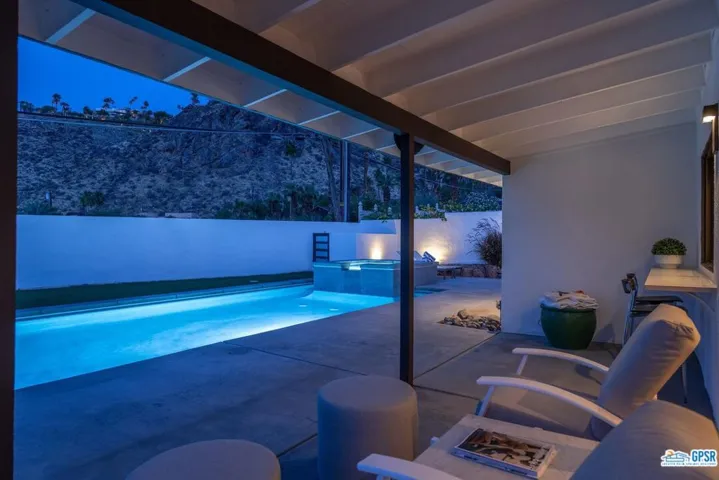 2222 S Araby Drive, Palm Springs, California 92264