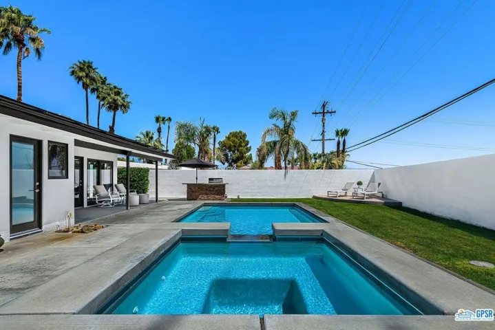 2222 S Araby Drive, Palm Springs, California 92264