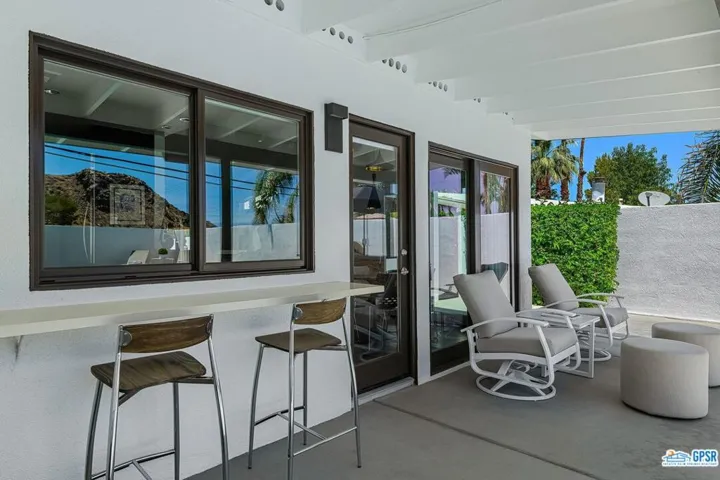 2222 S Araby Drive, Palm Springs, California 92264