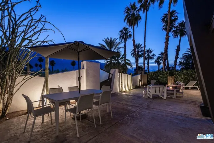 2222 S Araby Drive, Palm Springs, California 92264