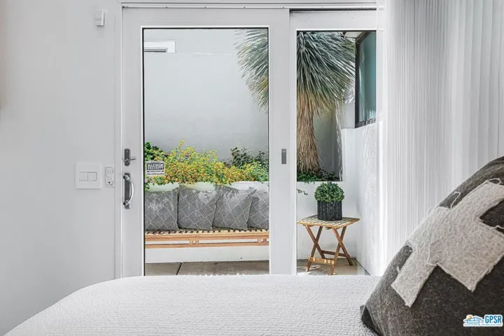 2222 S Araby Drive, Palm Springs, California 92264