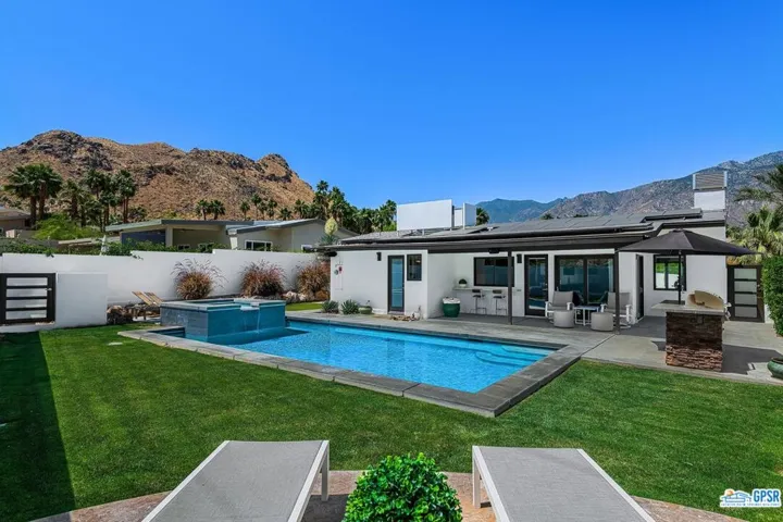 2222 S Araby Drive, Palm Springs, California 92264