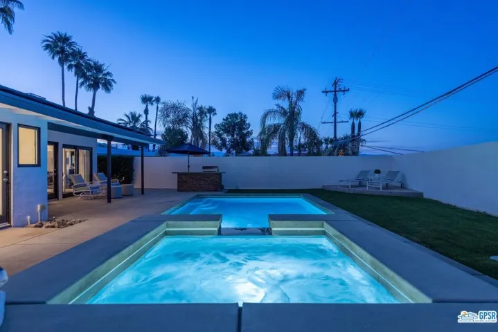 2222 S Araby Drive, Palm Springs, California 92264