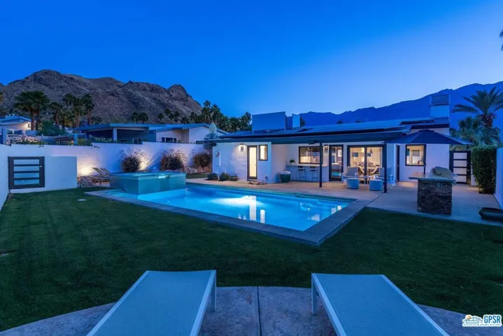 2222 S Araby Drive, Palm Springs, California 92264