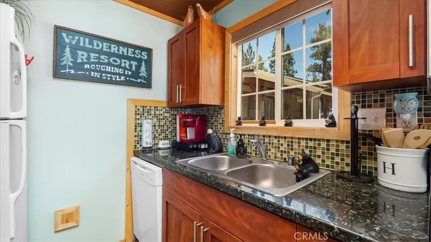 192 Vista Lane, Sugarloaf, California 92386