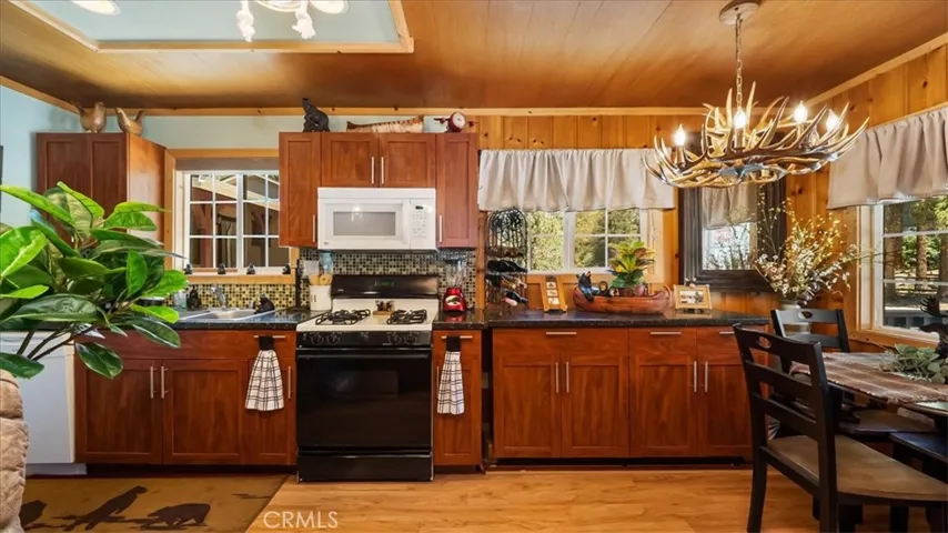 192 Vista Lane, Sugarloaf, California 92386