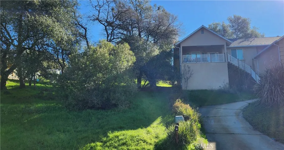 This lot and the Neighbors house