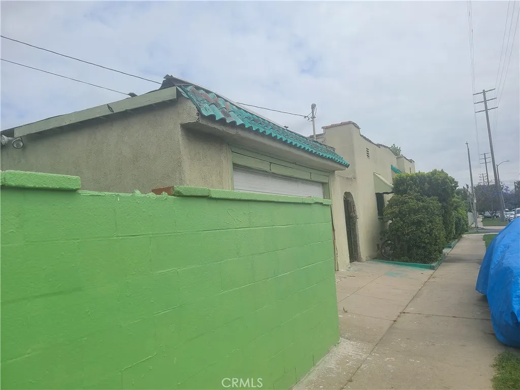 701 E 80th Street, Los Angeles, California 90001 home-pic-4