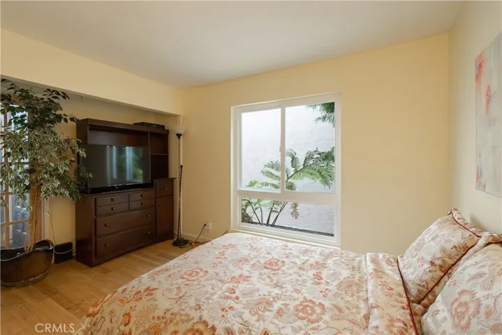 Guest bedroom 1
