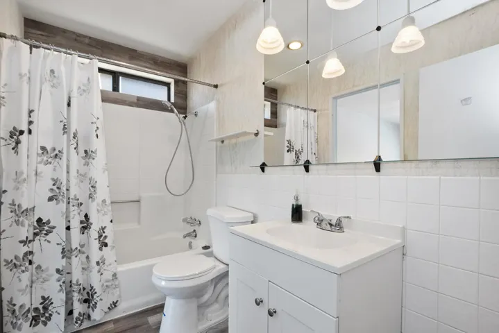 016_Bathroom 43215 Texas 06-05-23