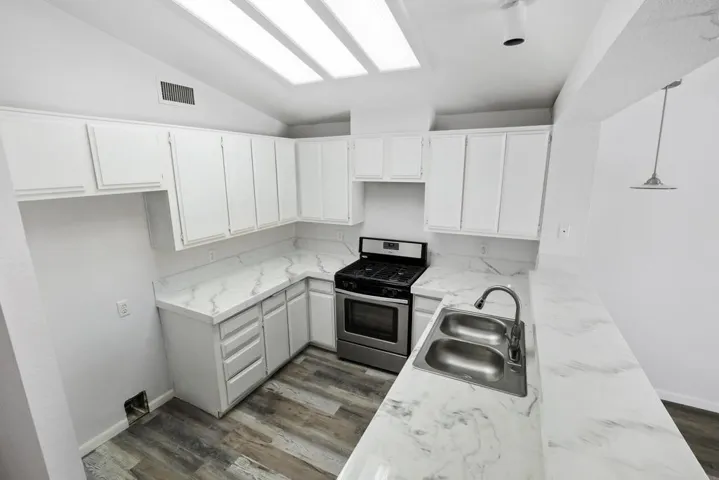 009_Kitchen 43215 Texas 06-05-23