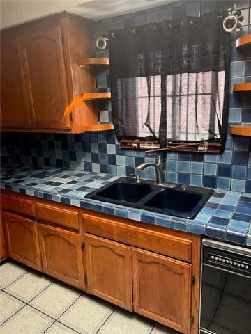 12421 Arbor Place, Los Angeles, California 90044