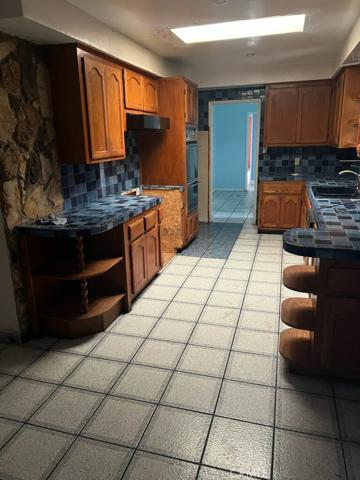 12421 Arbor Place, Los Angeles, California 90044
