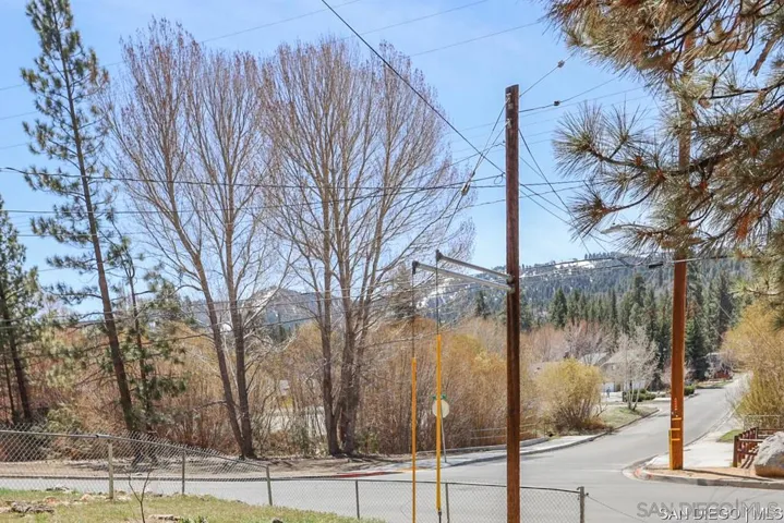 42516 Sonoma Dr, Big Bear, California 92315
