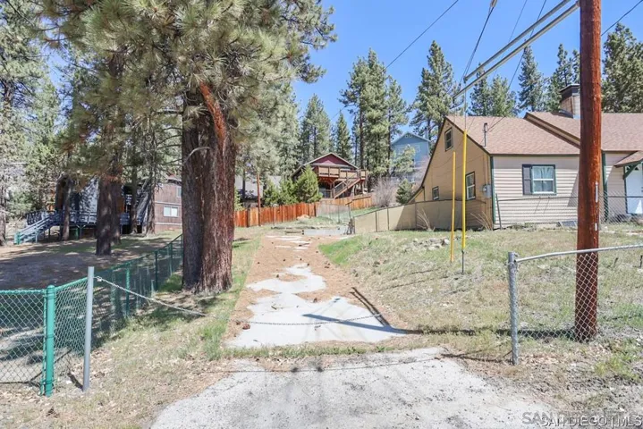 42516 Sonoma Dr, Big Bear, California 92315