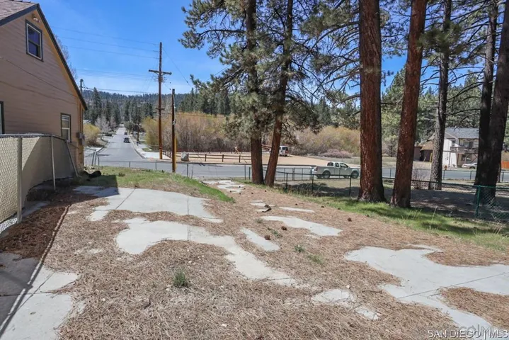 42516 Sonoma Dr, Big Bear, California 92315