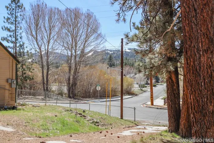 42516 Sonoma Dr, Big Bear, California 92315