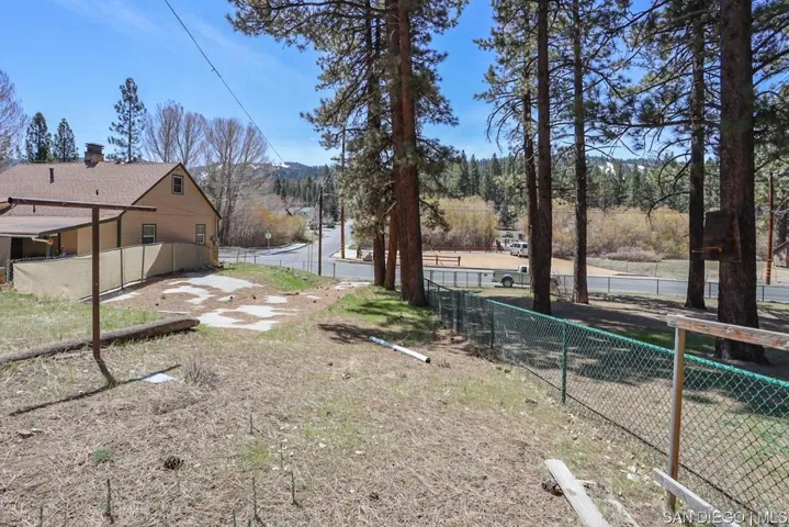 42516 Sonoma Dr, Big Bear, California 92315