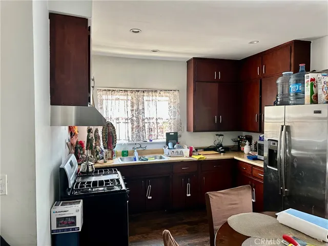 212 E 66th Street, Los Angeles, California 90003