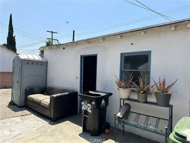 212 E 66th Street, Los Angeles, California 90003