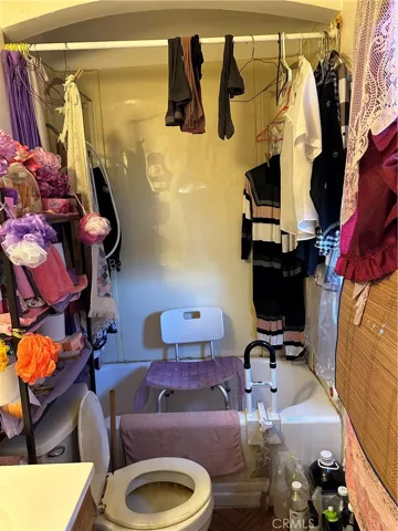 BACK UNIT RESTROOM