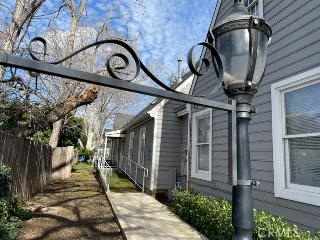 4 Williamsburg Lane, Chico, California 95926