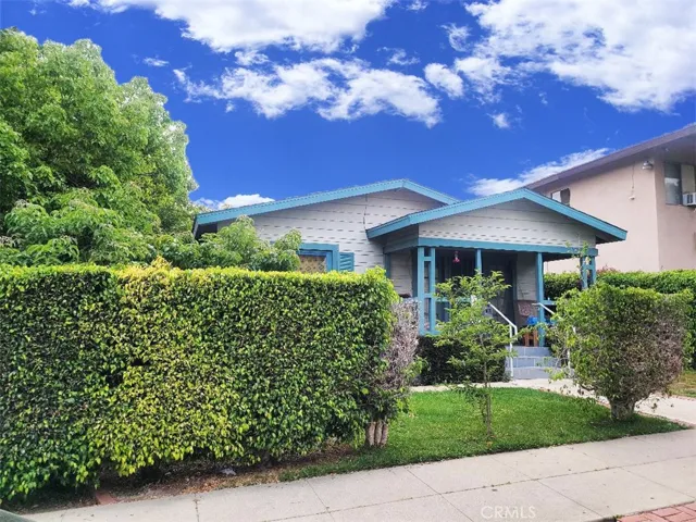 7637 Comstock Avenue, Whittier, California 90602